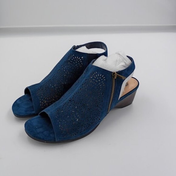 Bella Vita Amiyah Navy Wedge Women's Size 11 - Picture 1 of 5